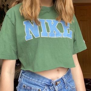 size L vintage green/blue nike crop top 🐸🦋